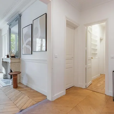 - Marais & Bastille *