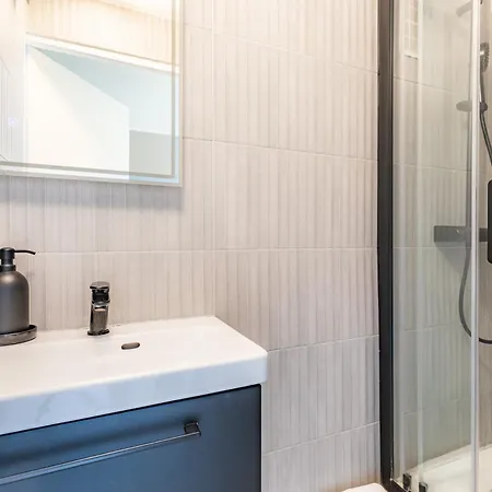 - Marais & Bastille Apartament *